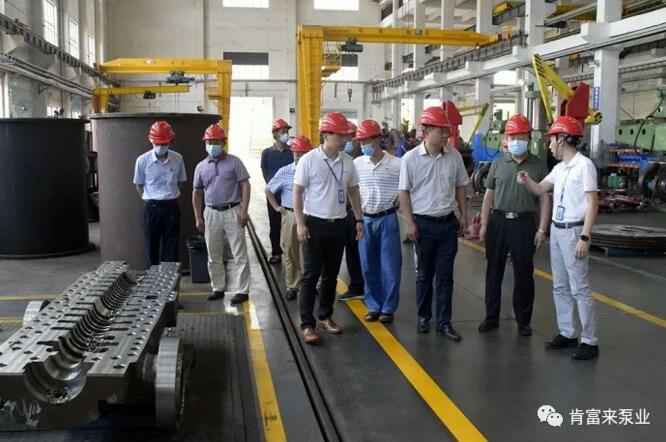 董事长、总经理陈迪，党委副书记黎宇明陪同调研组一行参观呼和浩特博文教育科技开发有限公司展览室